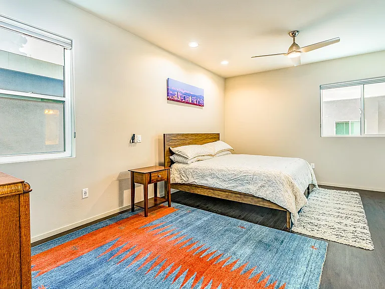 864 E Park Modern Dr — Photo 15