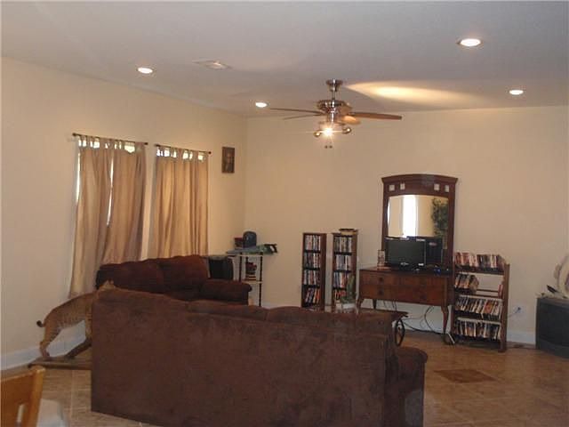2nd image of 5018 Singletary St