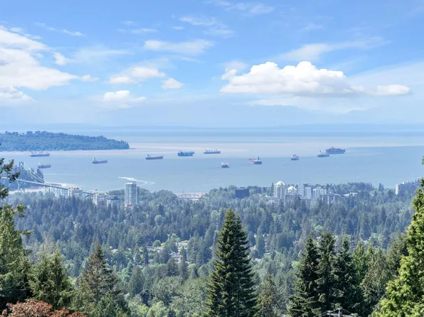 3961 Saint Albans Ave, North Vancouver, BC V7N 1S9