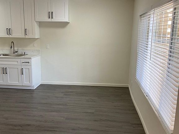 4th image of 5730 N Willard Ave #37
