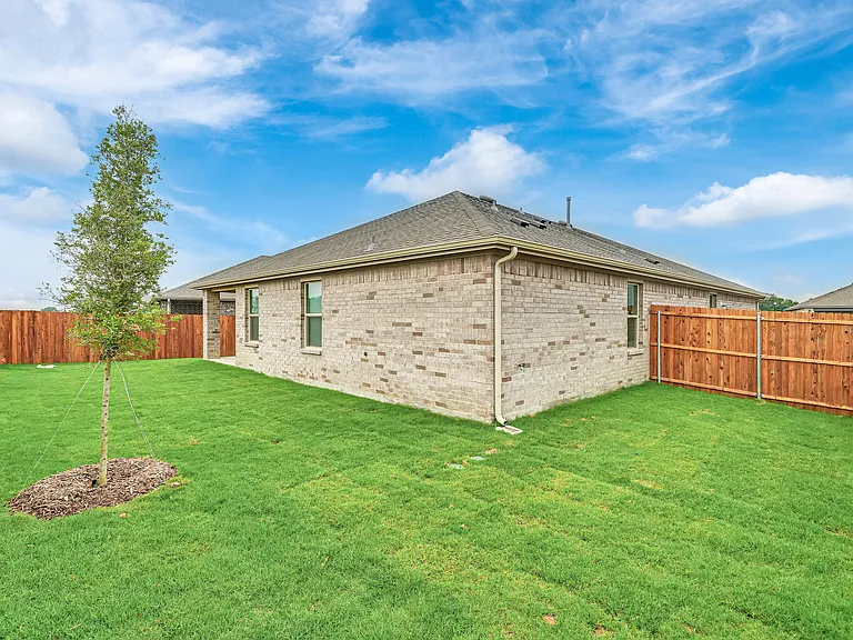 2044 Hearn Dr — Photo 31