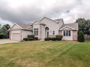 808 Bergen Ct, Stoughton, WI 53589