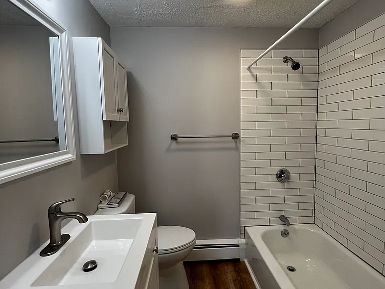 124 Vernon St — Photo 13