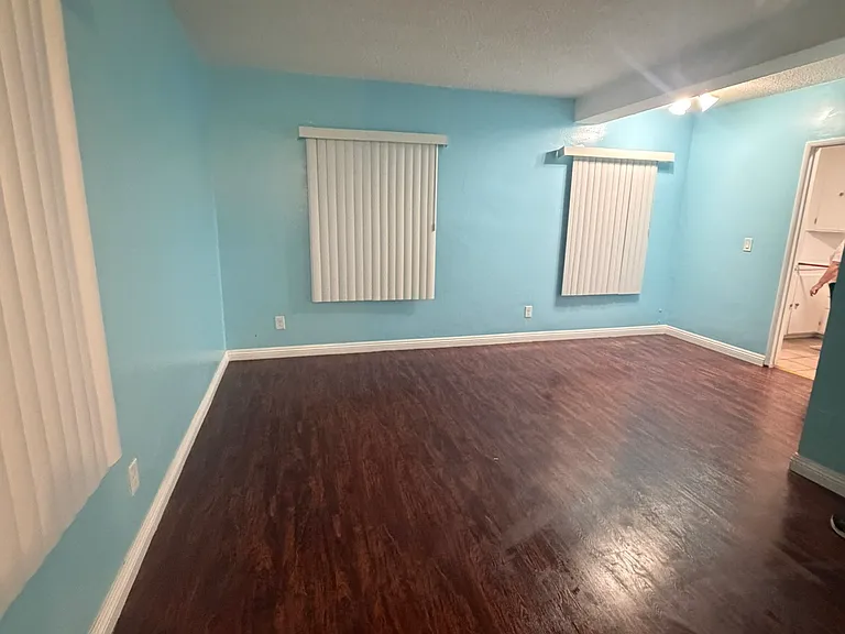5042 Valley Blvd #4 — Photo 4