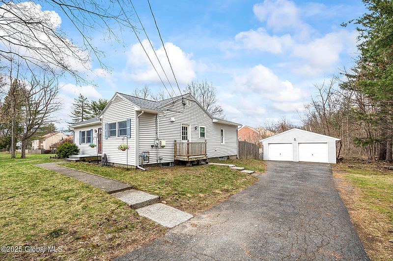 2nd image of 148 Wemple Road