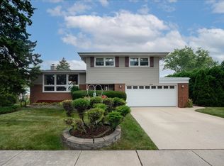 224 W Bradley St, Des Plaines, IL 60016