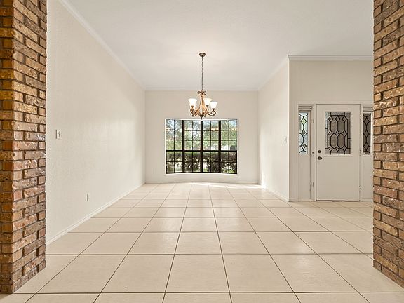 5th image of 628 Shadowcrest Ln