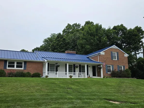 9 Meadow Ln, Tiffin, OH 44883