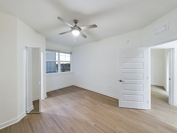 3rd image of 2520 New Port Royal Rd #3-107