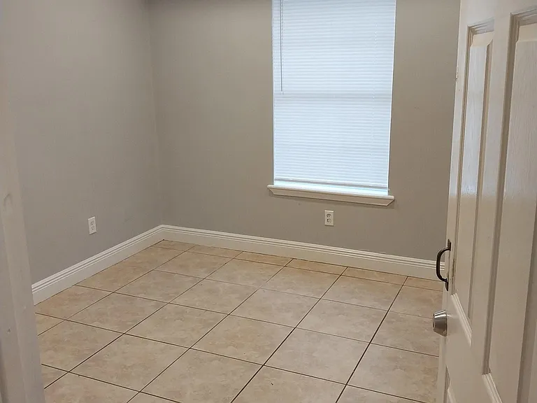 3114 S Westgate Dr — Photo 9