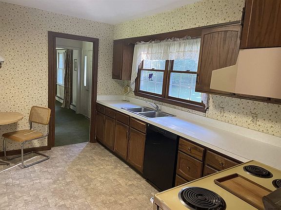 5th image of 26 Sheraton Ln