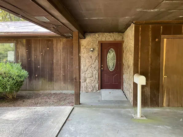 5135 Cabaniss Cir, Jackson, MS 39209