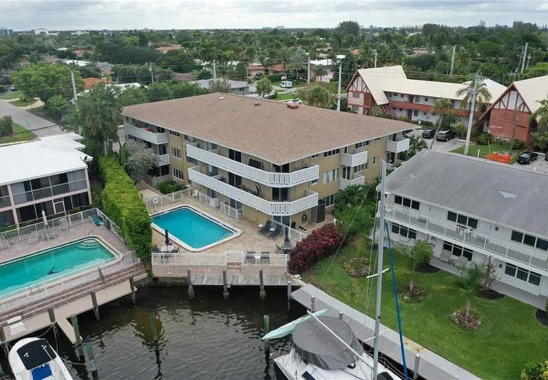 3220 NE Bayview Dr #102 — Photo 3