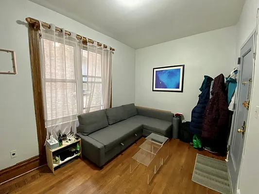 Rented by NY Living Solutions | media 32