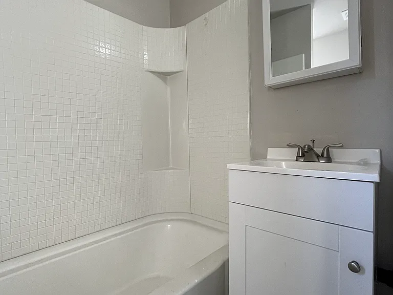 2340 Broadway Ave #2 — Photo 7