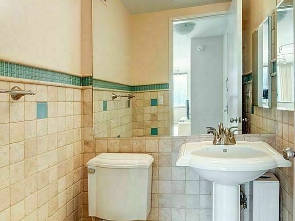 5th image of 236 E 47th St #15FF