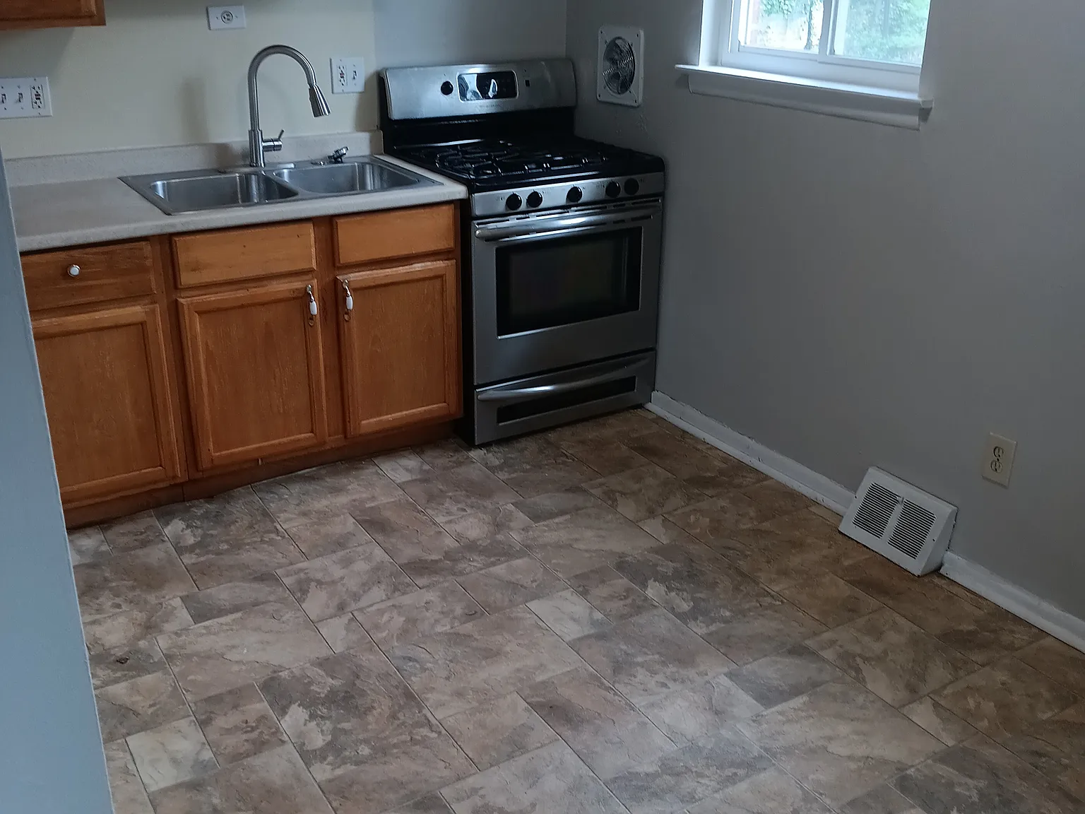 2 bed, 660 sqft, $1,400 — Photo 4