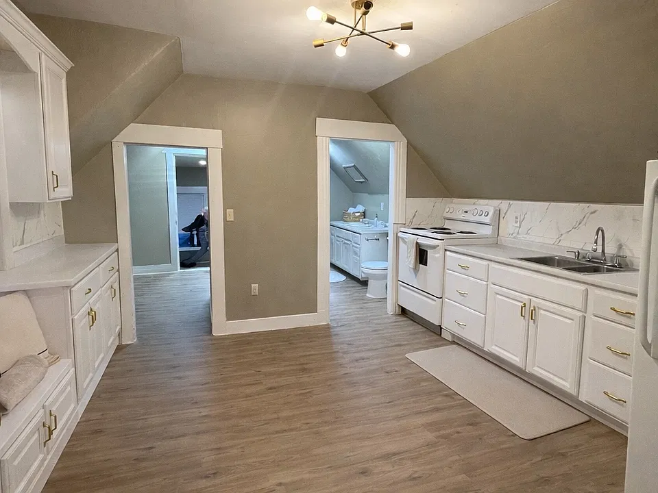 16 Foster Ave #2