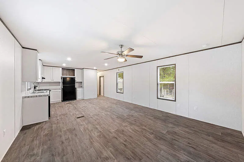 3 bed, 2.0 bath, 1056 sqft, $1,499 — Photo 2