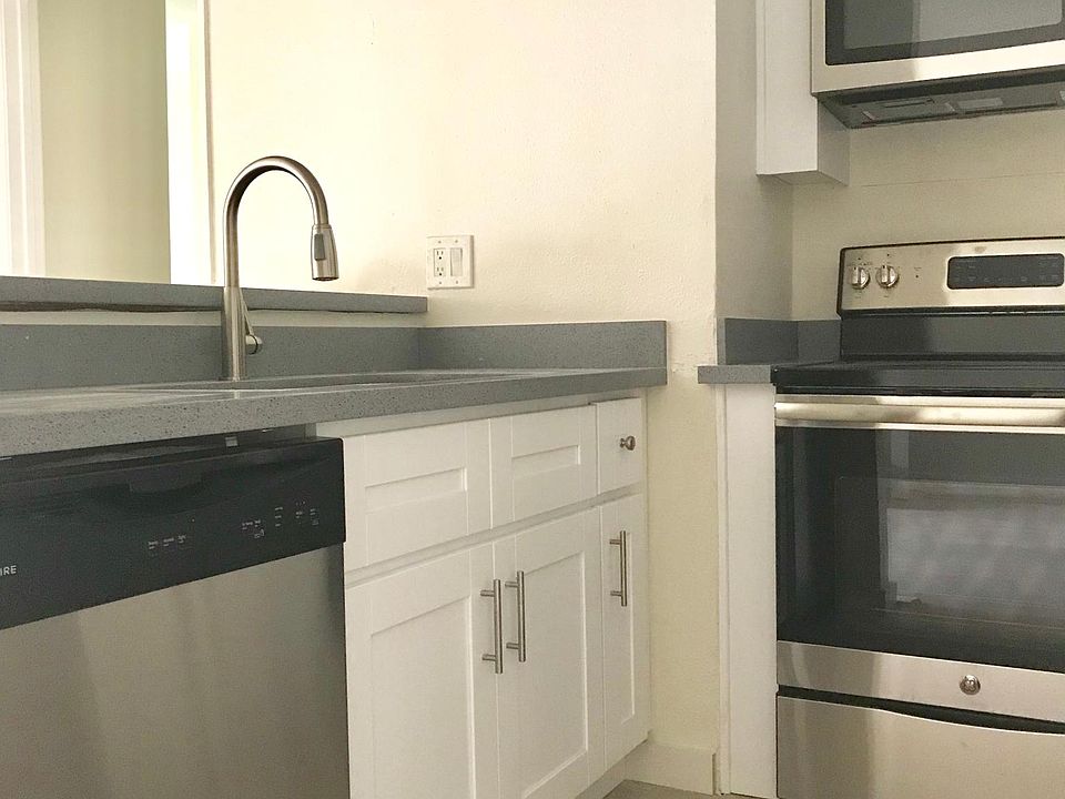 1st image of 15425 Sherman Way APT 117