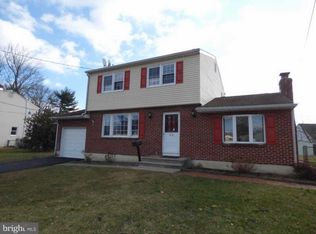 218 Ivy Rd, Edgewater Park, NJ 08010