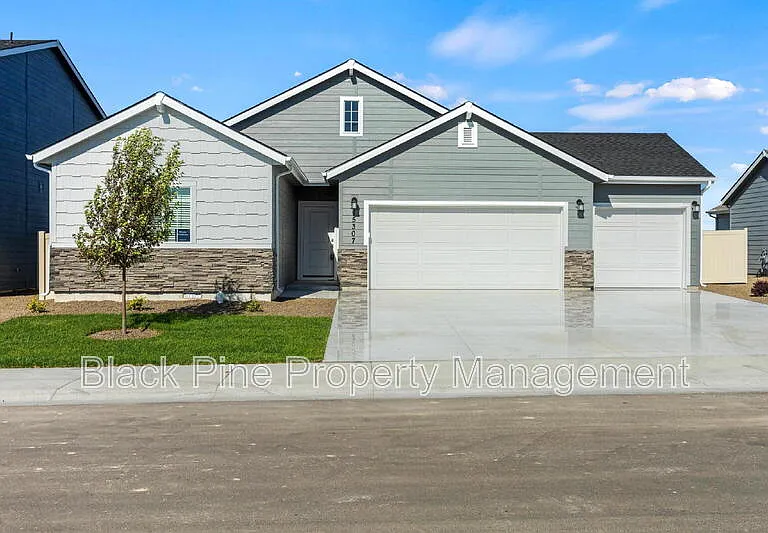 15307 Cloud Crest Ave — Photo 1