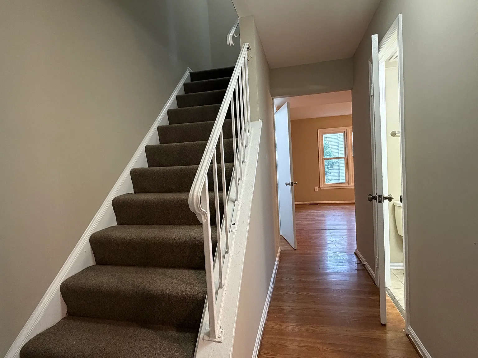 4 bed, 2.5 bath, 1600 sqft, $2,600 — Photo 3
