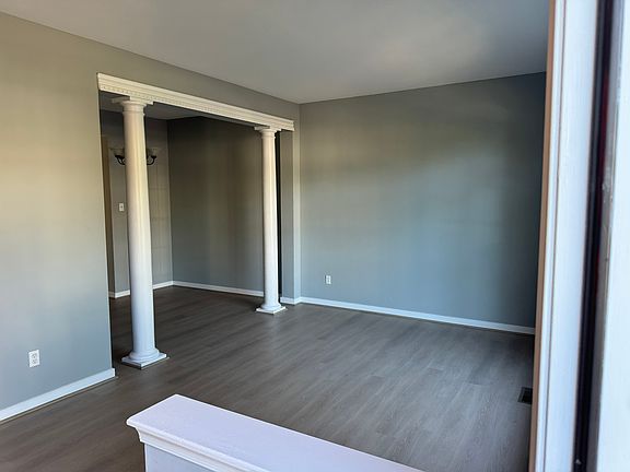 4th image of 3124 Friars Walk Ln