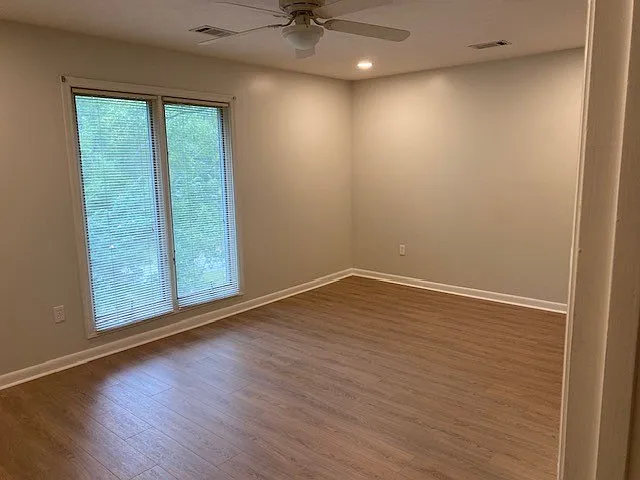 1424 Dartmouth Rd — Photo 17