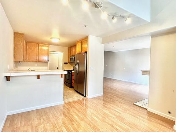 2nd image of 826 Chardonnay Cir