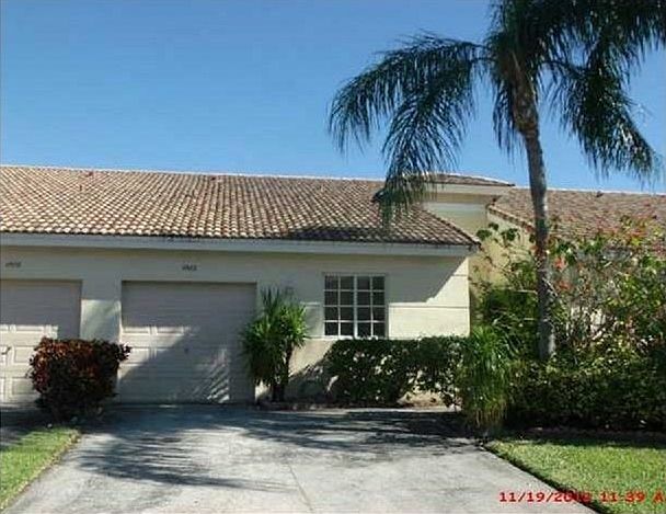 1st image of 4982 SW 32nd Ter