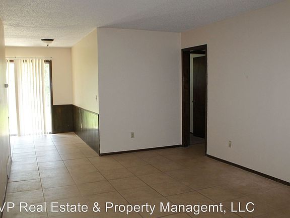 2nd image of 500 N Anita Dr