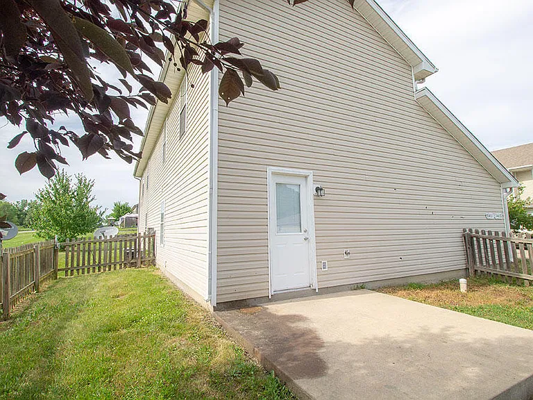 1401 Bodie Dr — Photo 25