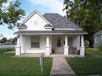 1st image of 2526 Murphy Ave