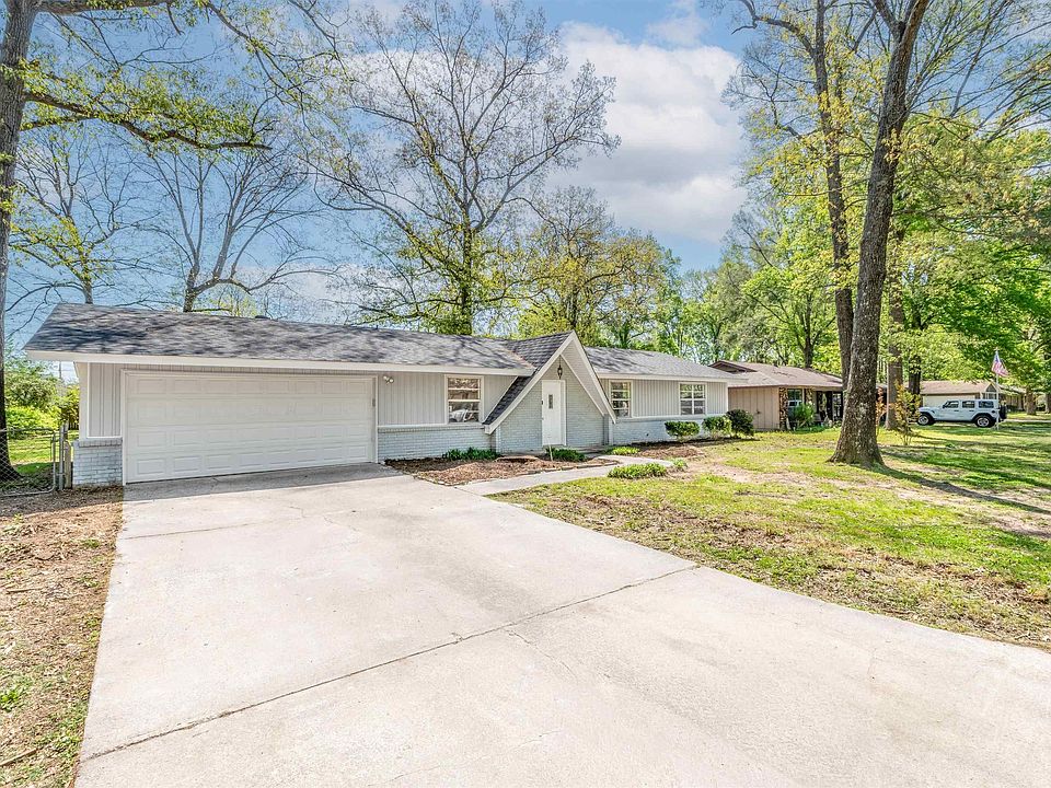 1st image of 18 Arbor Oaks Dr