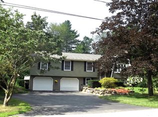 16 Lamson Dr, Merrimack, NH 03054