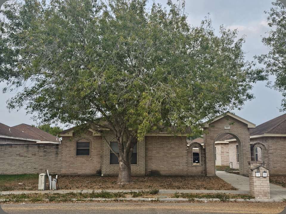 1st image of 1012 Cedarwood Dr #1