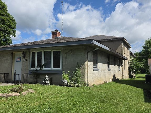 3rd image of 1324 W 1st St