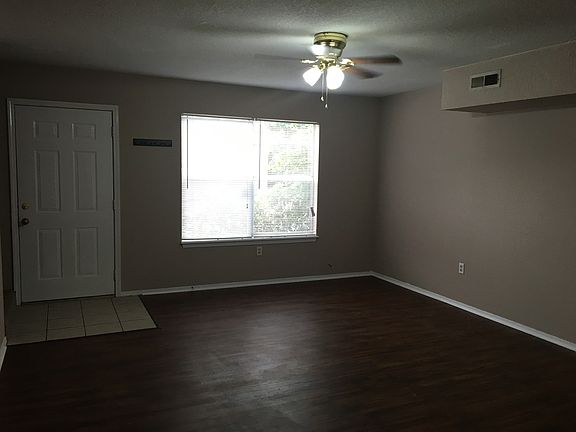 3rd image of 1023-1057 W Eagle St #1039
