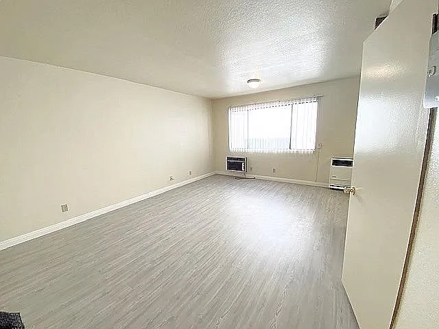 Studio, 600 sqft, $1,595 — Photo 3