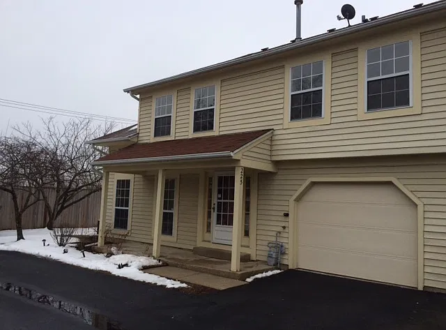 3 bed, 1.5 bath, 1200 sqft, $2,195 — Photo 2