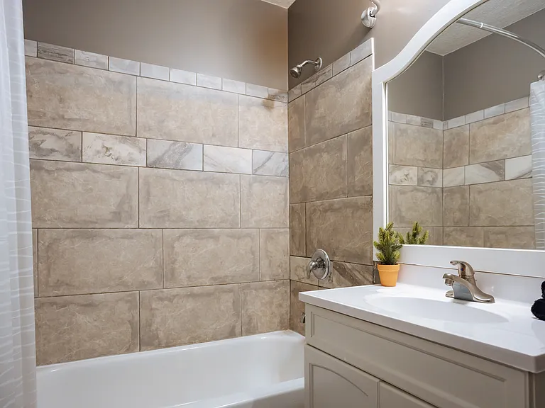 2929 Mersington Ave — Photo 28