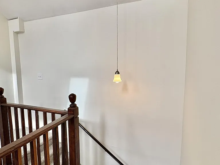 171 Oak St #1R — Photo 9