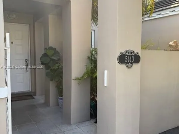 5440 SW 70th Pl N, Miami, FL 33155