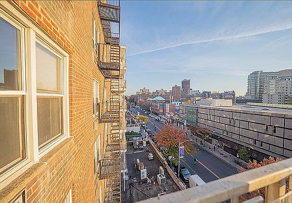 3rd image of 4125 Kissena Blvd APT 4R