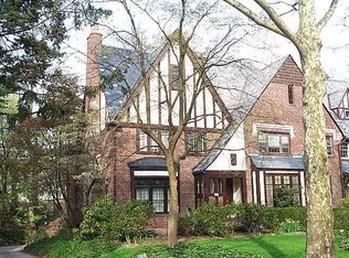 57 Somerset Dr S, Great Neck, NY 11020