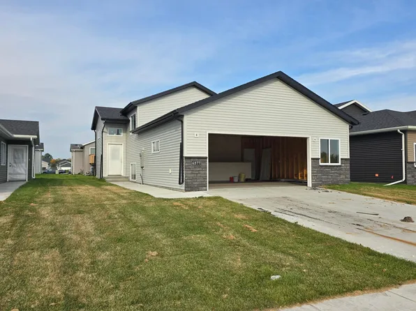 6577 Samuel Dr, Horace, ND 58047