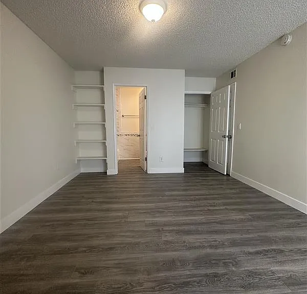 328 E Providencia Ave #202 — Photo 7