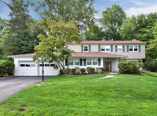 9 Whitewood Rd, White Plains, NY 10605