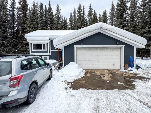 2531 Clydesdale Dr, North Pole, AK 99705
